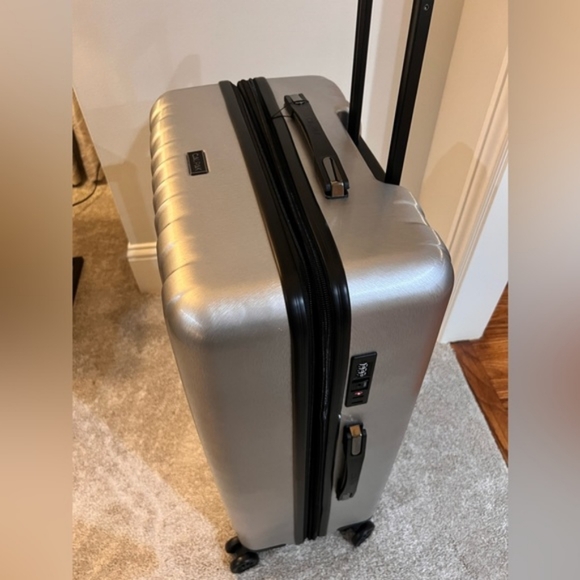 🎉LAST CHANCE🎉CALPAK 28in Hardside Spinner Luggage - Picture 4 of 7